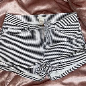 BRAND NEW H&M Striped Short Shorts